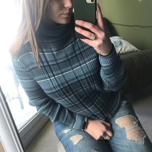 Blue stripe turtleneck